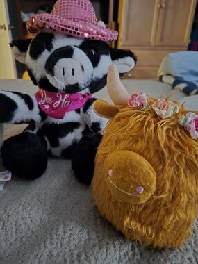 Plush Highland Cow Stuffed Animal in Golden Yellow - Unknown Brand